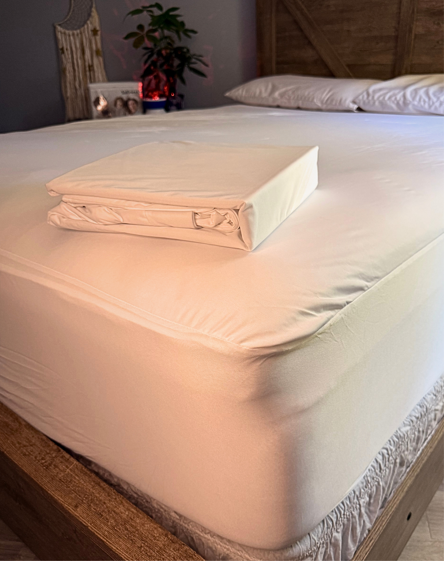 Knitted Waterproof Noiseless Mattress Protector Set – Mattress Cover & 2 Waterproof Pillowcases, Fitted Deep Pocket, Soft, Breathable Bed Cover (Twin, Full, Queen, King, California King)